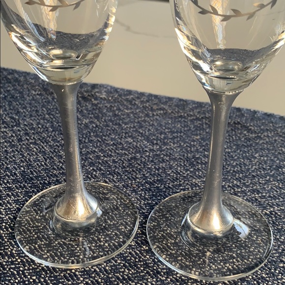 Set of Bride & Groom Champagne Toast Flutes - Picture 3 of 3